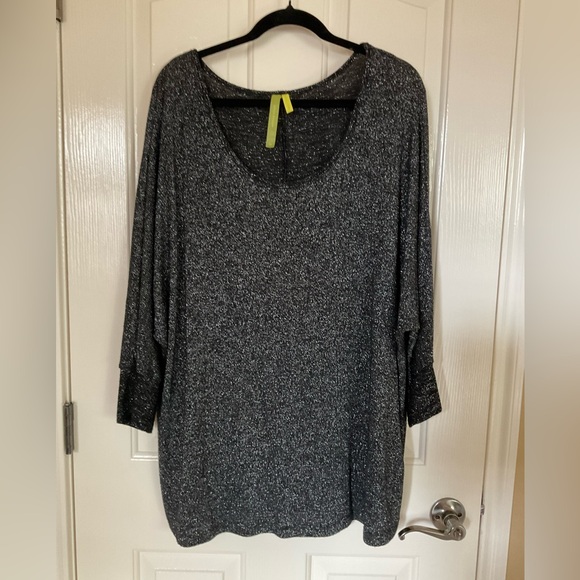 Green Dragon Black and Silver Knit Top - Picture 1 of 5